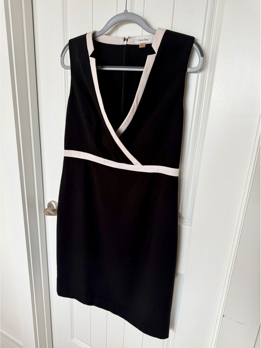 Calvin Klein Women's Black Sleeveless Sheath Dress with White Trim - Size 12